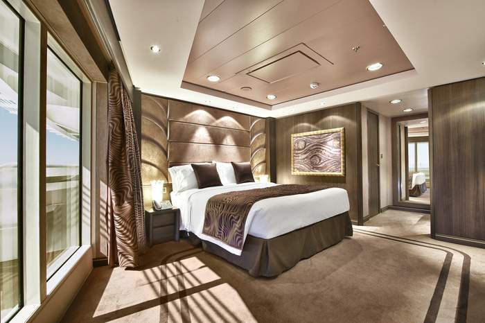 MSC Fantasia Class exec suite 2.jpg